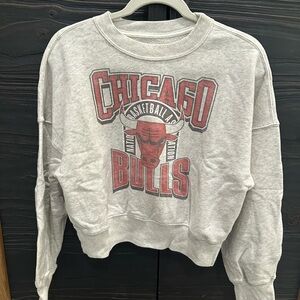 Abercrombie & Fitch Gray Chicago Bulls Sweatshirt
